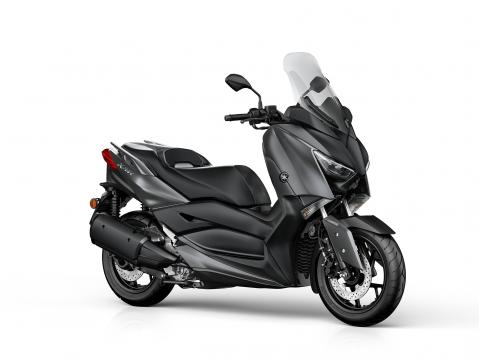 Palkittu Yamaha XMax 300.