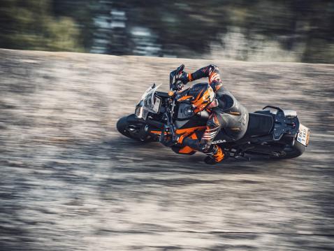 KTM 1290 Super Adventure S vuosimallia 2021.