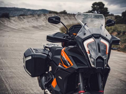 KTM 1290 Super Adventure S vuosimallia 2021.