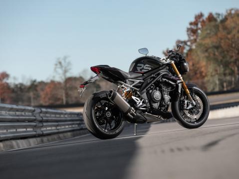 Triumph Speed Triple 1200 RS vuosimallia 2021.