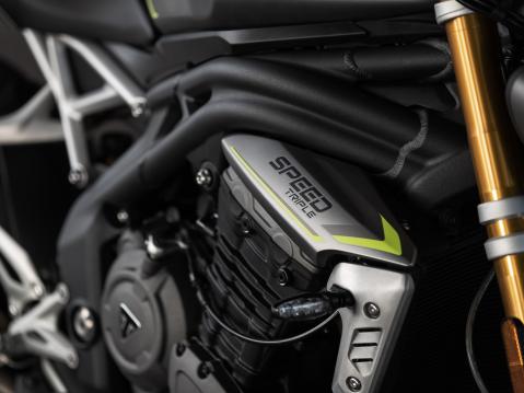 Triumph Speed Triple 1200 RS vuosimallia 2021.