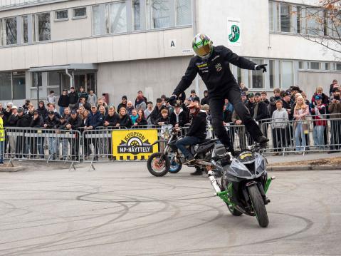 Niko Säkkisen pyörä on vm. 2013 Kawasaki Ninja ZX-6R.