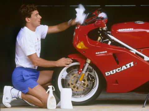Ayrton Senna ja Ducati Desmo 851 Superbike.