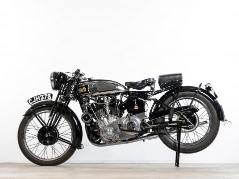 1936 Olympia Motorcycle Show, tehtaan näyttelypyörä 1936 Vincent HRD 998cc Series-A Rapide.