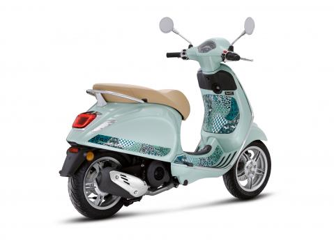 Vespa Primavera Batik