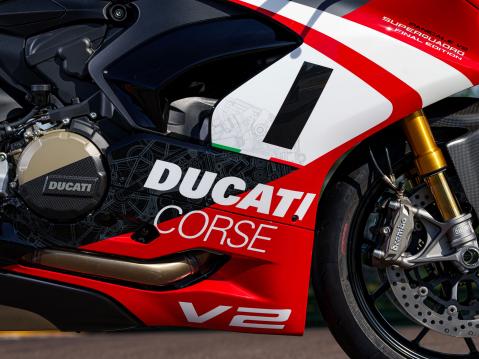 Mallivuoden 2025 Ducati Panigale V2 Superquadro Final Edition.