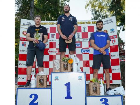 Toisen osakilpailun podium: Erno Kostamo (vas.), David Datzer ja Lukas Maurer.