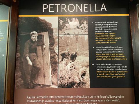 Kullankaivajat luonnehtivat Petronellaa kauniiksi ja ahkeraksi naiseksi.