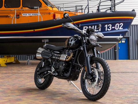 Daniel Craigille kuulunut valmistusnumeroltaan 003/250 Triumph Scrambler 1200 Bond Edition.