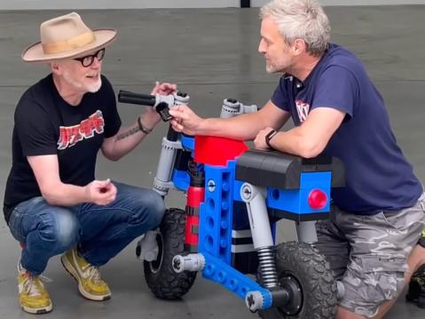 Adam Savage ja Matt Denton.