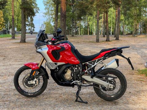 MV Agusta Enduro Veloce 2024.