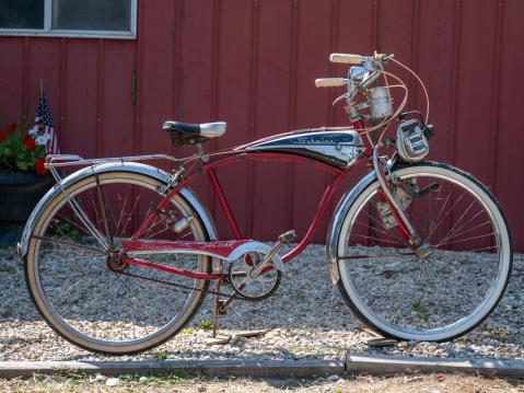 1959 Schwinn Jaguar Mk IV. Varustettu Olsen Rice 'Chicken Power' -moottorilla.