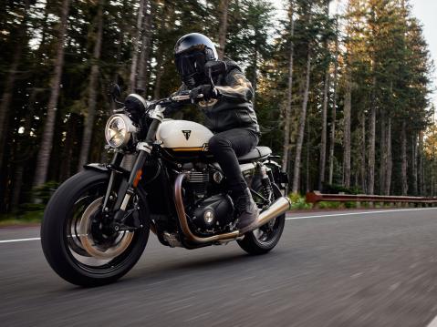 Triumph Speed Twin 1200 vuosimallia 2025.