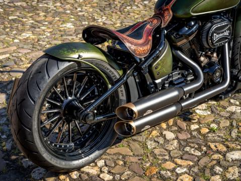 Harley-Davidson Softail Heritage Classic saksalaisen Thunderbiken customoimana: 'Hunter's Ride'.