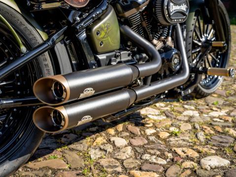 Harley-Davidson Softail Heritage Classic saksalaisen Thunderbiken customoimana: 'Hunter's Ride'.