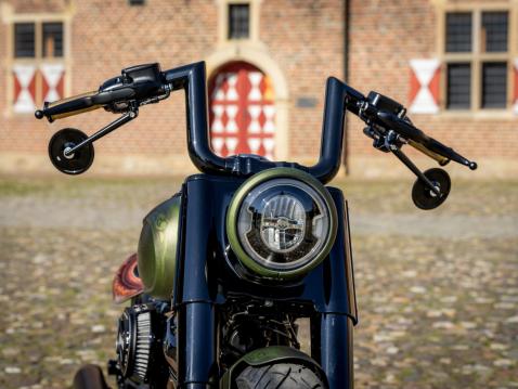 Harley-Davidson Softail Heritage Classic saksalaisen Thunderbiken customoimana: 'Hunter's Ride'.