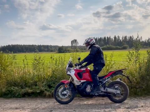 MV Agusta Enduro Veloce 2025.