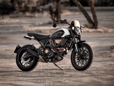 Scrambler Ducati 10° Anniversario Rizoma Edition.