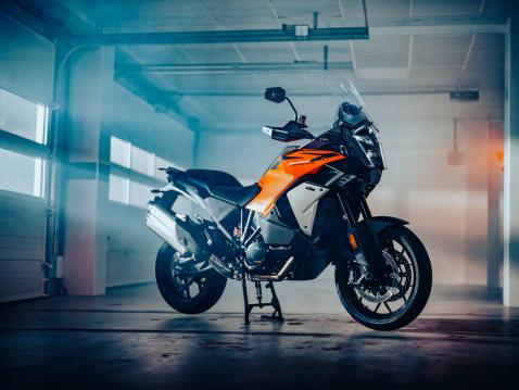 Vuosimallin 2025 KTM&nbsp;1390 Super Adventure S Evo.