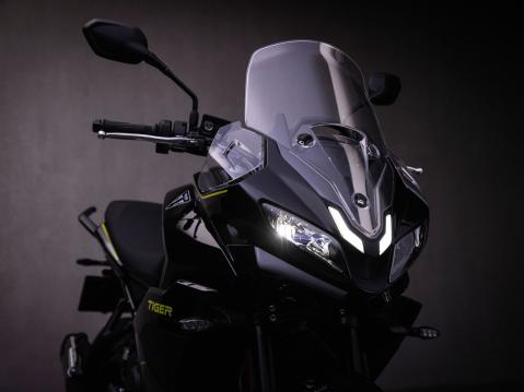 Uusi, vuosimallin 2025 Triumph Tiger Sport 800.