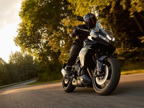 Uusi, vuosimallin 2025 Triumph Tiger Sport 800.