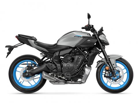 Vuosimallin 2025 Yamaha MT-07.