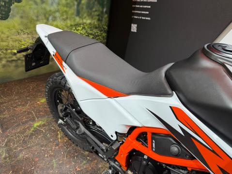 Vuosimallin 2025 KTM 390 Adventure R.