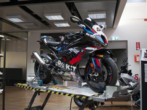 BMW M RR WSBK Champion Edition 2024 -malli.