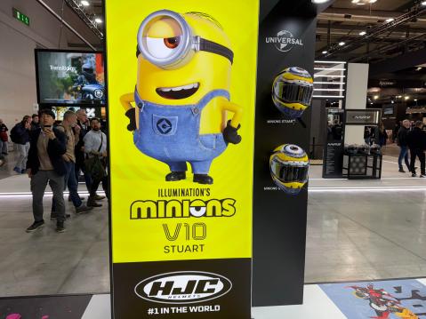 Minions:ien Stuart.