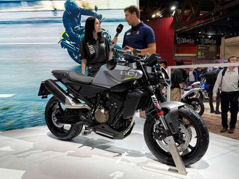 Myös Husqvarna Vitbilen 801 näki päivänvanvalon EICMA:ssa.