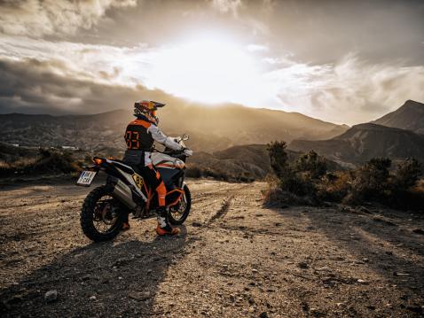 KTM 1390 Super Adventure R 2025.