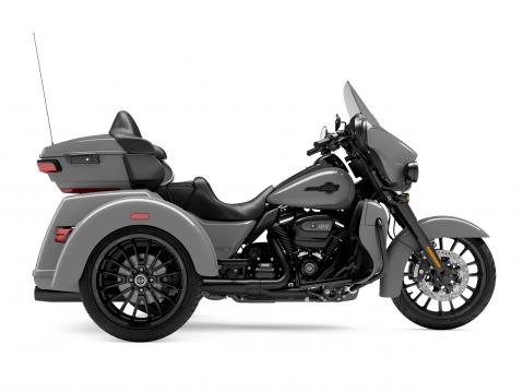 2025 Harley-Davidson Tri Glide Ultra Billiard Gray Black Trim.