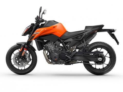 Vuosimallin 2025 KTM 790 Duke.