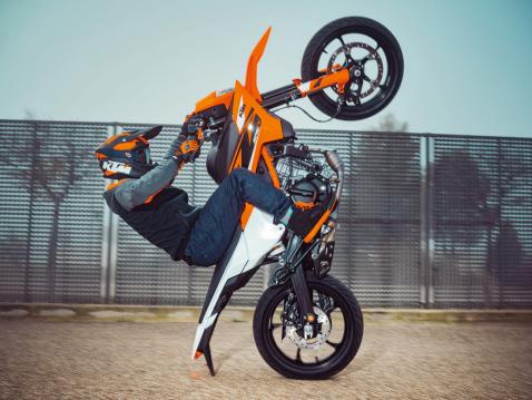 KTM 125 SMC R -supermotomalli.