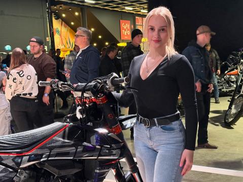 Isadora Ahola harrastaa myös motocrossia.