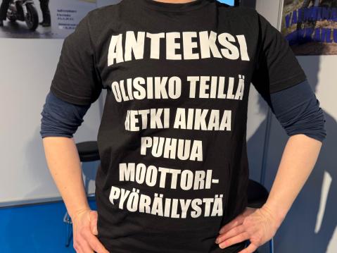 Anteeksi, olisiko teillä hetki aikaa puhua moottoripyöräilystä?