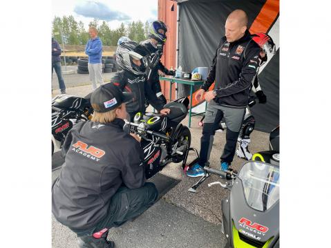 Ajo Academy antoi alkusysäyksen siirtyä motocrossista road racingin puolelle.