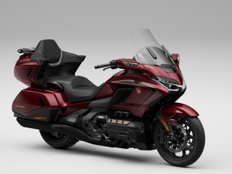 Vuosimallin 2025 Honda GL1800 Gold Wing Tour.