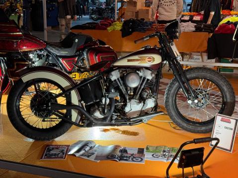 126 Custom H-D EL vm. 1936 Rakentaja: Jani Vuojolahti