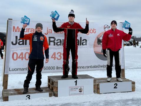 A250-luokan podium: Arthon Alanne (vas.), Ossi Rantala ja Tatu Lauslehto