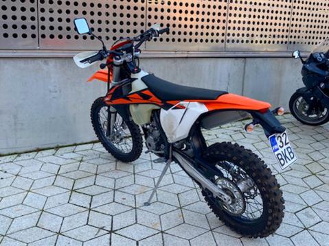 KTM 250 EXC-R oli varustettu virtalukolla, mutta se ei riittänyt vakuutusyhtiölle korvausperusteeksi.