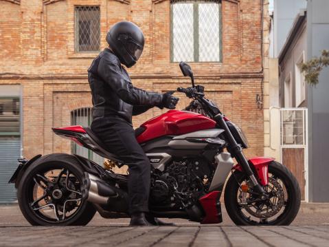 Ducati XDiavel V4.