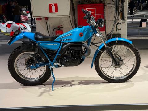 Bultaco T 350 199A vm. 1979 Moottori: 2-taht. 326 cc, 5 vaihdetta, 20,8 hv/6500 rpm, paino 92 kg. Omistaja: Antti Reenpää