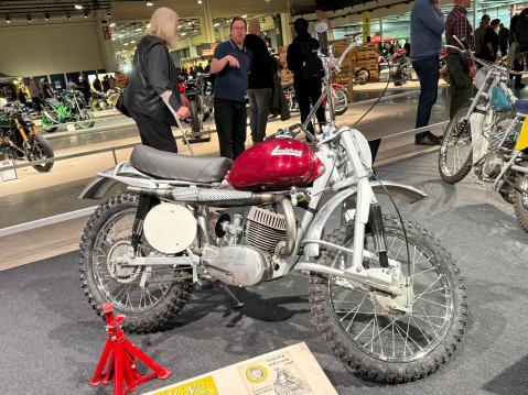 Lindströms 236 vm. 1961 Moottori: 2-tahtinen, 236 cc, Bing-kaasutin Omistaja: Jukka 'Jana' Penttilä