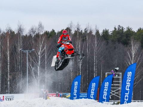 Suomen kovin snowcross-kuski Aki Pihlaja dominoi lajittelupäivää