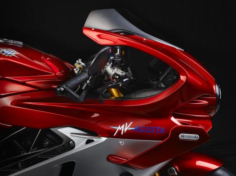 Muotoilupalkinnon saanut MV Agusta Superveloce 1000 Serie Oro.