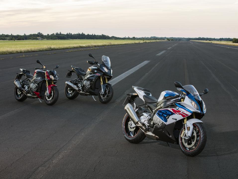 Vuosimallin 2017 BMW S 1000 RR, BMW S 1000 R, BMW S 1000 XR.