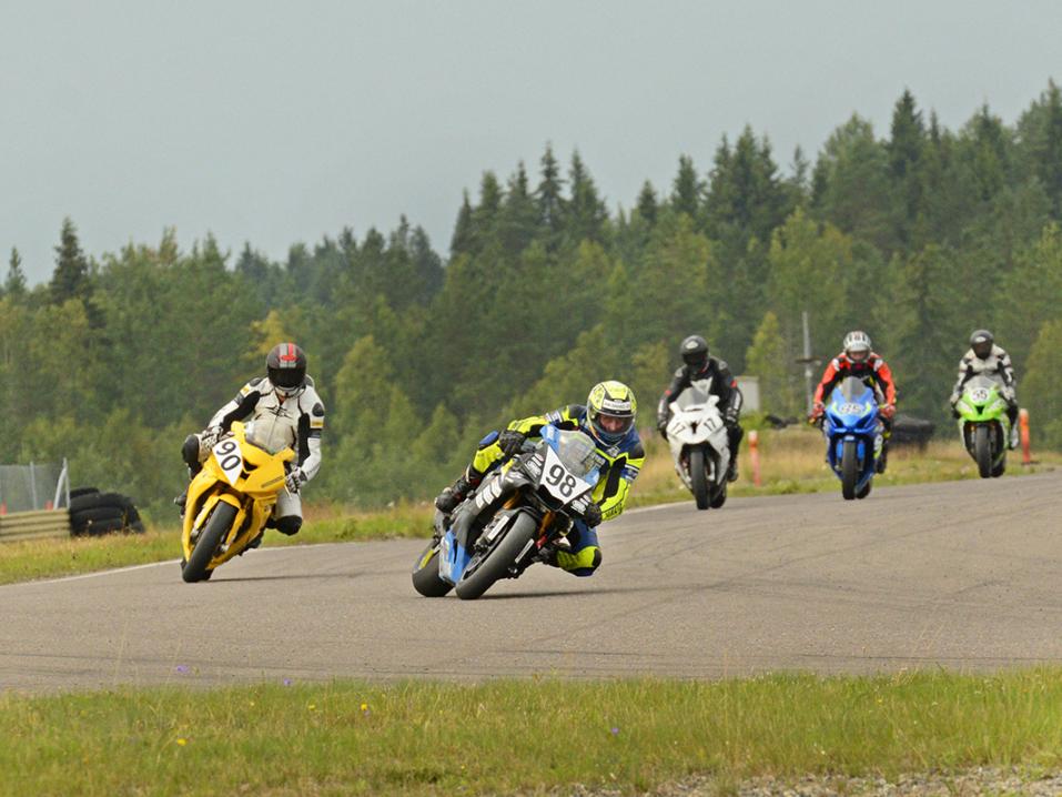 Road racing: Rättö kiinni superbiken Suomen mestaruudessa | Uutiset |  Motouutiset