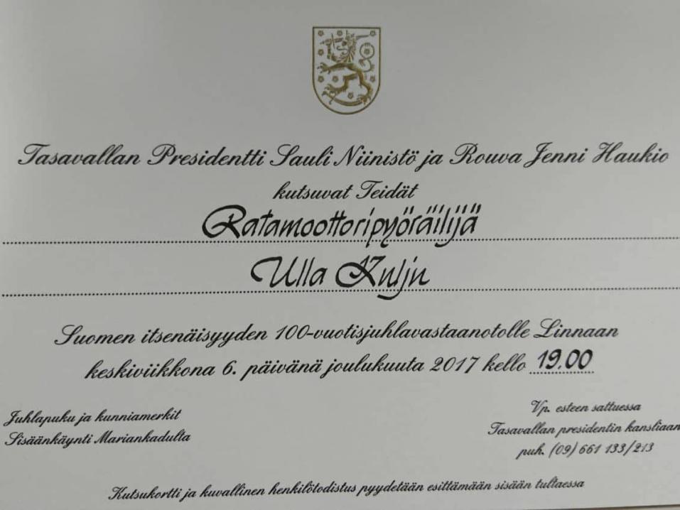 <p>Kuvateksti: Alkuperäinen kutsu Ulla Kuljulle Suomen itsenäisyyden 100-vuotisjuhlavastaanotolle Presidentin Linnaan.</p>