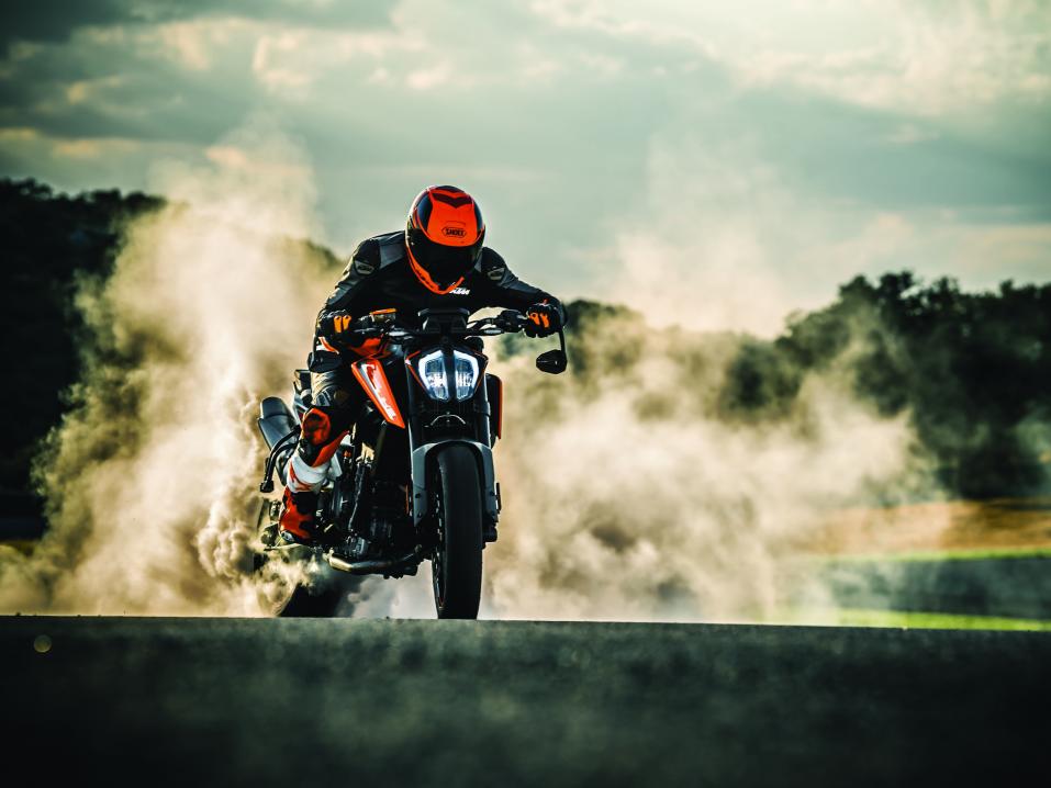 Uusi 2018 KTM 790 Duke.